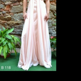 Jaké doplňky k meruňkovo - růžovým šatům?