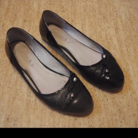 Černé balerínky Deska
