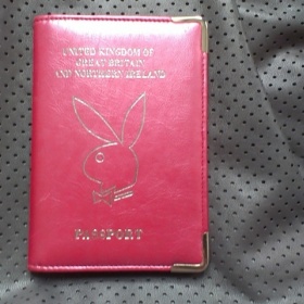 Růžové  perleťové pouzdro na doklady a karty Playboy - foto č. 1