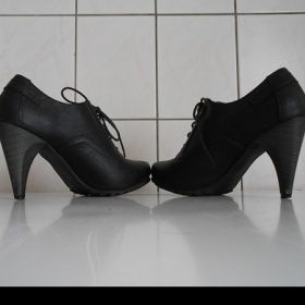 Oblečení na pracovní večírek