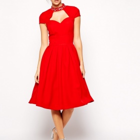 Červené plesové šaty s kamínky na krku Chi Chi London - foto č. 1