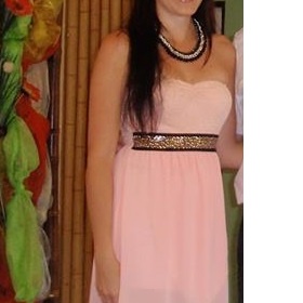 Líčenie k svetlým ružovým šatám