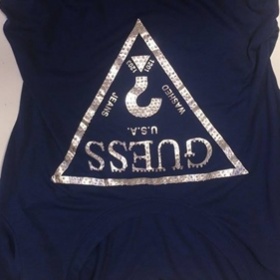 Lze obarvit triko s potiskem a kamínky?