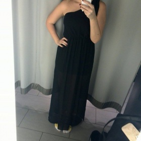 Vhodné šaty na vesnický ples