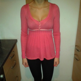 Růžové triko s dlouhým rukávem Hollister - foto č. 1