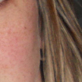 Výber odstínu make upu MAC face and body na pihatou pleť