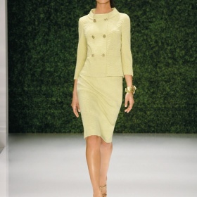 Klobúk a rukavičky ku kostýmu - áno či nie?