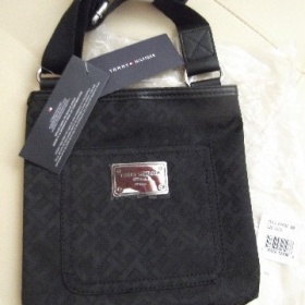 Crossbody kabelka Tommy Hilfiger - foto č. 1