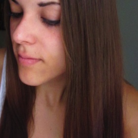 Obarvit se, nebo zustat u přirozené hnědé barvy?