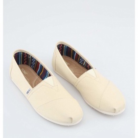 Co si obléknout k espadrilkám