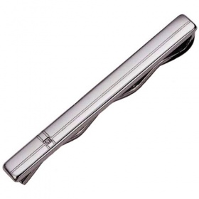 Nosí se ještě spony na kravatu?