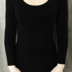 Svetr vzadu s průstřihem Jane Norman