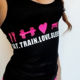 Dámské sportovní fitness triko s nápisem eat.train.love.sleep.repeat. Workout - foto č. 1