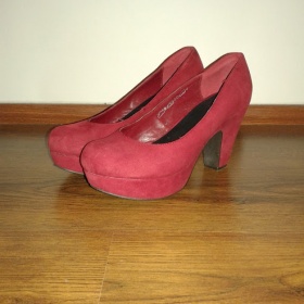 Červené lodičky na platformě neznačkové