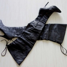 Vysoké kožené kozačky Pleaser