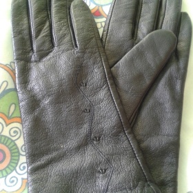 Černé koženkové rukavice neznačková