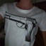 Bílé tričko s pistolí neznačkové - foto č. 2