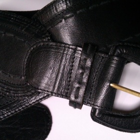 Kožený pásek Mango