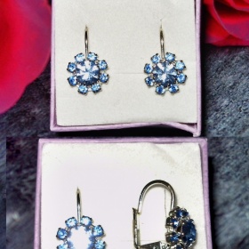 3 páry náušnic neznačková