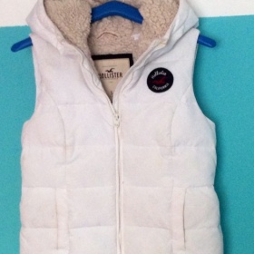 Hollister péřová veste XS - S, bílá Hollister