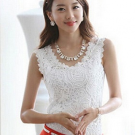 Topy korzetového typu, vypasované - nosí se ještě?