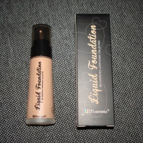BH Cosmetics Liquid Foundation make - up neznačková - foto č. 1