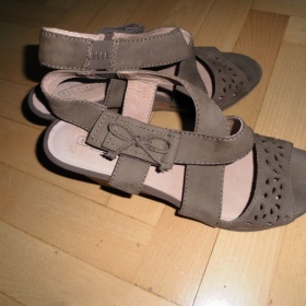 Sanálky na platformě 5 TH AVENUE