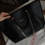 Kabelka Nikki Chain Tote Black Guess - foto č. 3