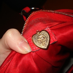 Větší kabelka Guess