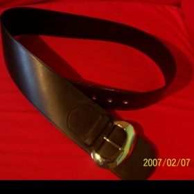 široký pásek hnědy