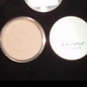BeYu minerální pudr