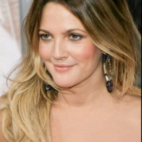 Trend 2 odstínů barvy - tmavé u hlavy, zbytek světlý