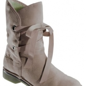 Nízké kozačky bez podpatku