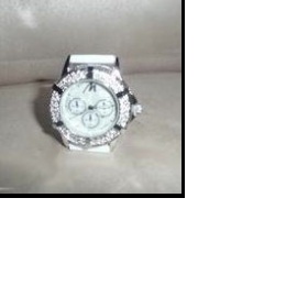 Hodinky s plastovým řemínkem