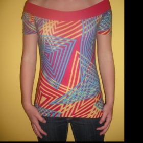 Barevné tričko