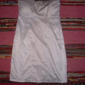 Šaty s kameny - foto č. 1