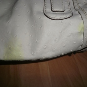 Bílá kabelka Guess