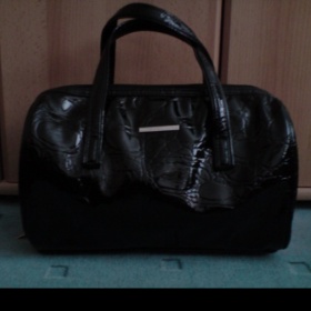 Černá kabelka United colors of Benetton