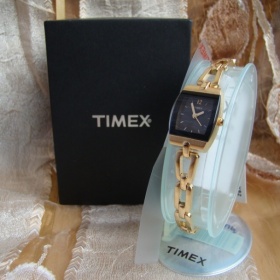 Dámské hodinky Timex T25781