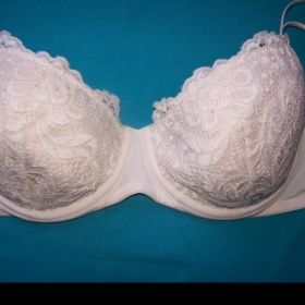 Podprsenka barvy šampaňského