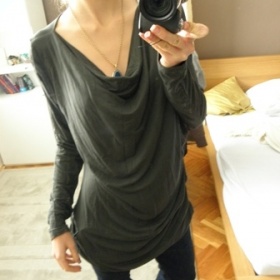 Tmavě zelené tričko zn. Reserved