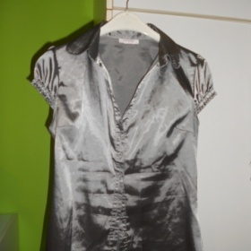 Šedá lesklá košile Orsay