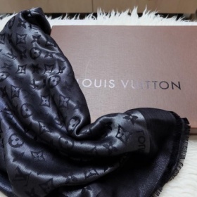 Monogram Lurex Shawl black Louis Vuitton - foto č. 1
