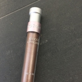 Lesk na rty Gucci - foto č. 1