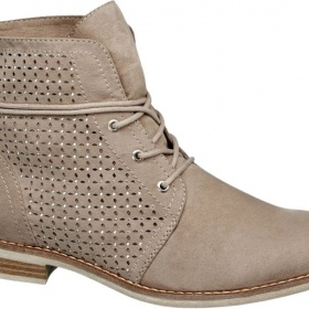 Co k šedým vyšším botám?