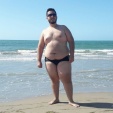 Přítel na dovolené přibral 10 kg. Je to normální?