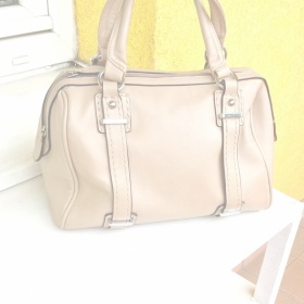 Hezká nude kabelka C@A