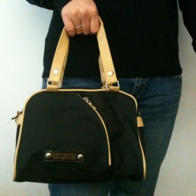 Černá malá kabelka bez značky