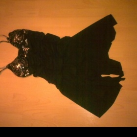 Sladění plesových šatů v retro stylu