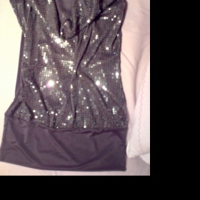 Flitrovaný top, zeleno-šedé barvy